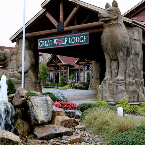 Geat wolf lodge - 8. Great American Ball Park. Make plans to attend a Reds baseball game when during your visit. Source: Reds Twitter. 9. Cincinnati Zoo & Botanical Garden. Lions and tigers and bears - and giraffes and penguins and flowers too. The Zoo & Botanical Garden is one of the top zoos in the nation.